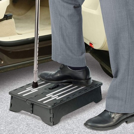 Marche Pied Pliable Antidérapant noire. Facilement rangé dans la voiture.