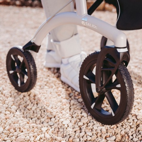 Ce rollator premium Saijol pour la marche des seniors est éligible au remboursement.
