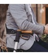 Le rollator Allround Saljol XL rouge est un déambulateur robuste admissible au remboursement.