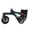 Déambulateur Brooklyn vert doublement plié, ultra-compact pour un transport en voiture aisé.