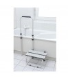 Sortie de bain avec marchepied en teck et barre d'appui pour senior et PMR baignoire