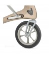 Gros plan roue avant déambulateur Carbon Ultralight ACRE or badge 100% Carbon Composite