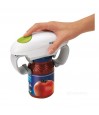 Main appuyant sur le bouton vert de l'ouvre-bocal automatique One Touch – ouverture bocal sans effort
