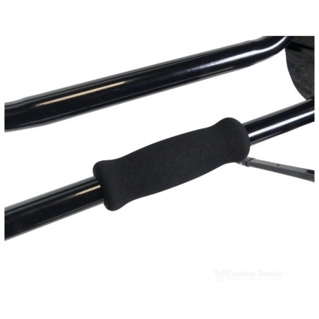 Détail poignée mousse noire ergonomique barrière de lit pour appui confortable au lever