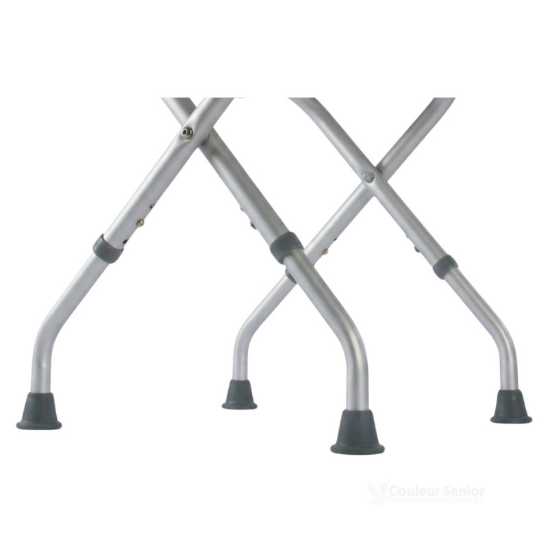 Tabouret de douche réglable facilement en hauteur.  Très faciles à utiliser pour les adultes.