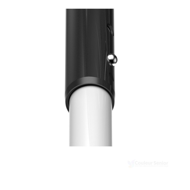 Gros plan système réglage hauteur sécurisé pied télescopique tabouret douche aluminium