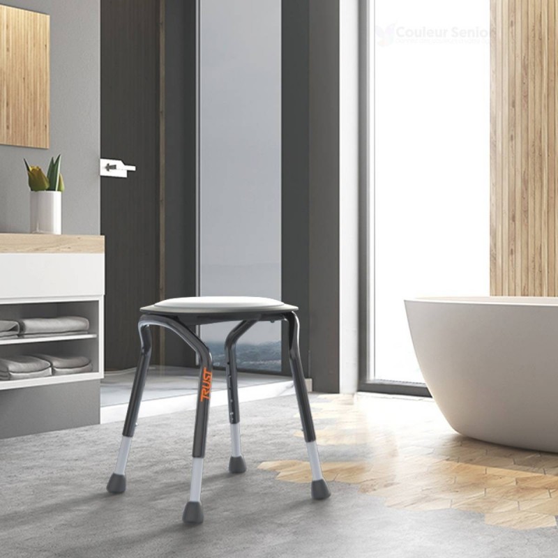 Tabouret douche design confort posé dans salle de bain moderne autonomie mobilité réduite