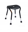 Tabouret douche maniable élégant noir assise ergonomique pieds télescopiques réglables vue trois quarts
