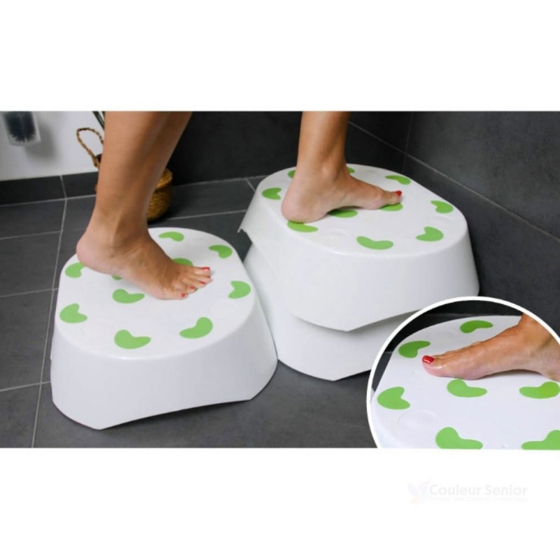 Marches Moorea blanches empilées escalier pads verts antidérapants zoom surface salle de bain CouleurSenior