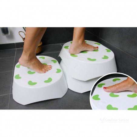 Marches Moorea blanches empilées escalier pads verts antidérapants zoom surface salle de bain CouleurSenior