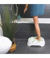 Femme pied posé marche Moorea blanche verte douche salle de bain prévention chute senior CouleurSenior