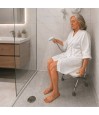 Solution anti-chute: tabouret de douche pliant en aluminium pour une hygiène en toute sécurité.