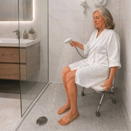 Solution anti-chute: tabouret de douche pliant en aluminium pour une hygiène en toute sécurité.