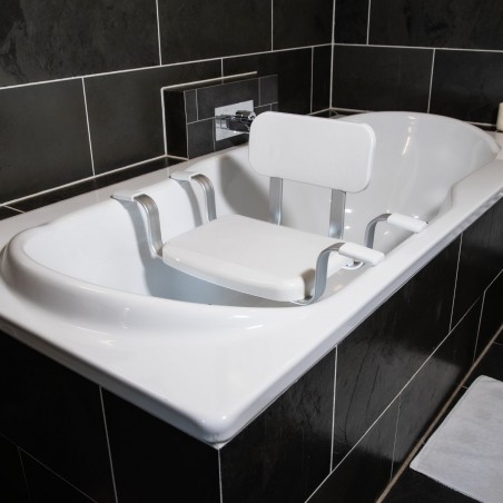 Siège de bain facilitant l'accès à la baignoire. Un choix de qualité adapté au poids des utilisateurs pour la douche.