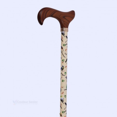 Gros plan sur la belle poignée en bois. Cette canne oiseaux est remboursable par la Sécu.