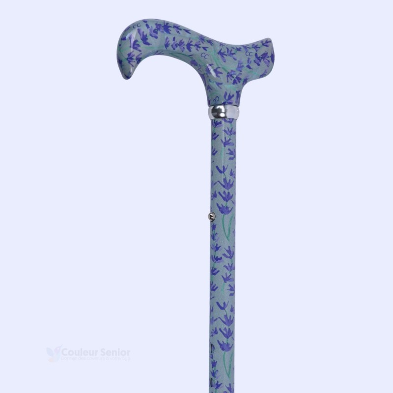 Détail poignée derby ergonomique à 45 degrés, confort de qualité pharmacie pour femme.