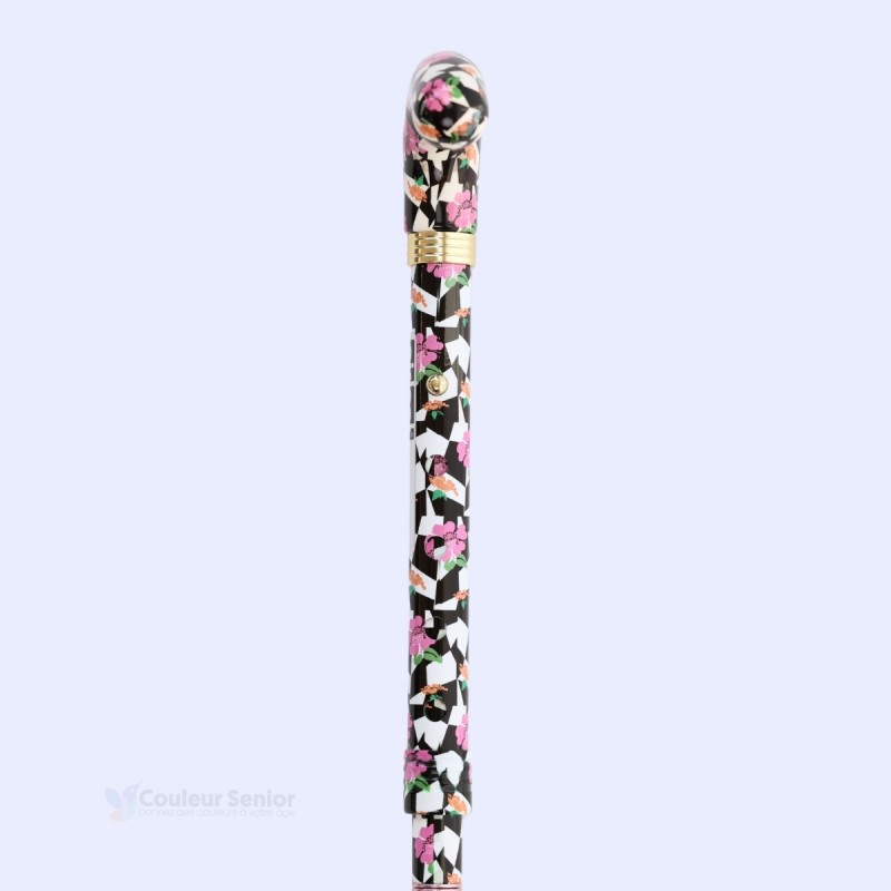 Poignée en T de luxe sur canne de marche pour femme. Design géométrique élégant remboursable.
