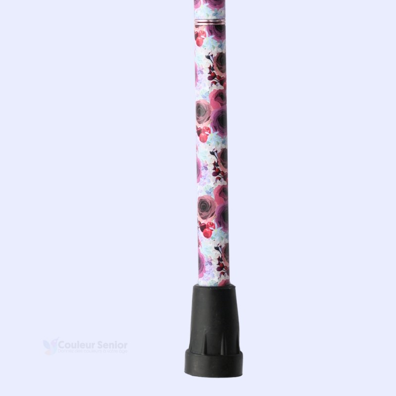 Détail de l’embout sécurisé de la canne de marche sobre et réglable. Idée cadeau femme.