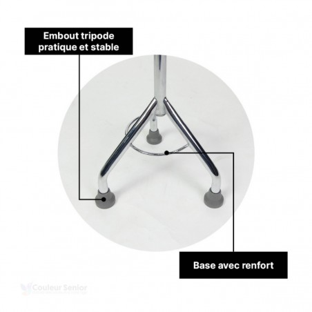 Détail de la base tripode renforcée de 22,4 x 24 cm montrant l'écartement idéal des trois pieds pour une stabilité optimale
