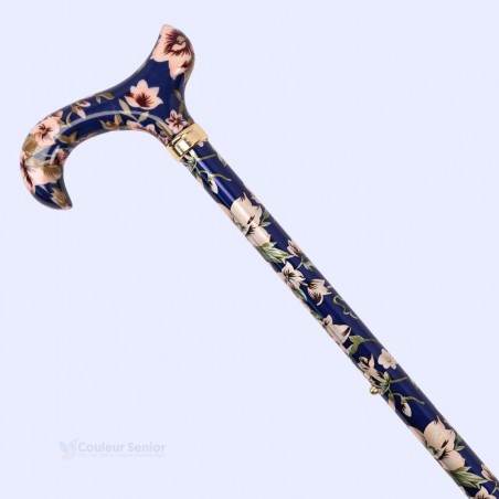 Détail du haut d'une canne de marche originale pour femme. Belle poignée, éligible au remboursement de la Secú.