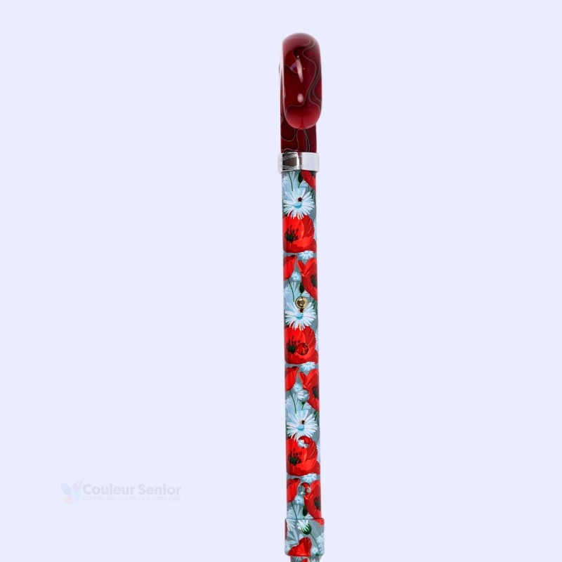 Réglage d'une canne de marche pour femme, rouge et élégante, motif féminin à fleurs de coquelicot.